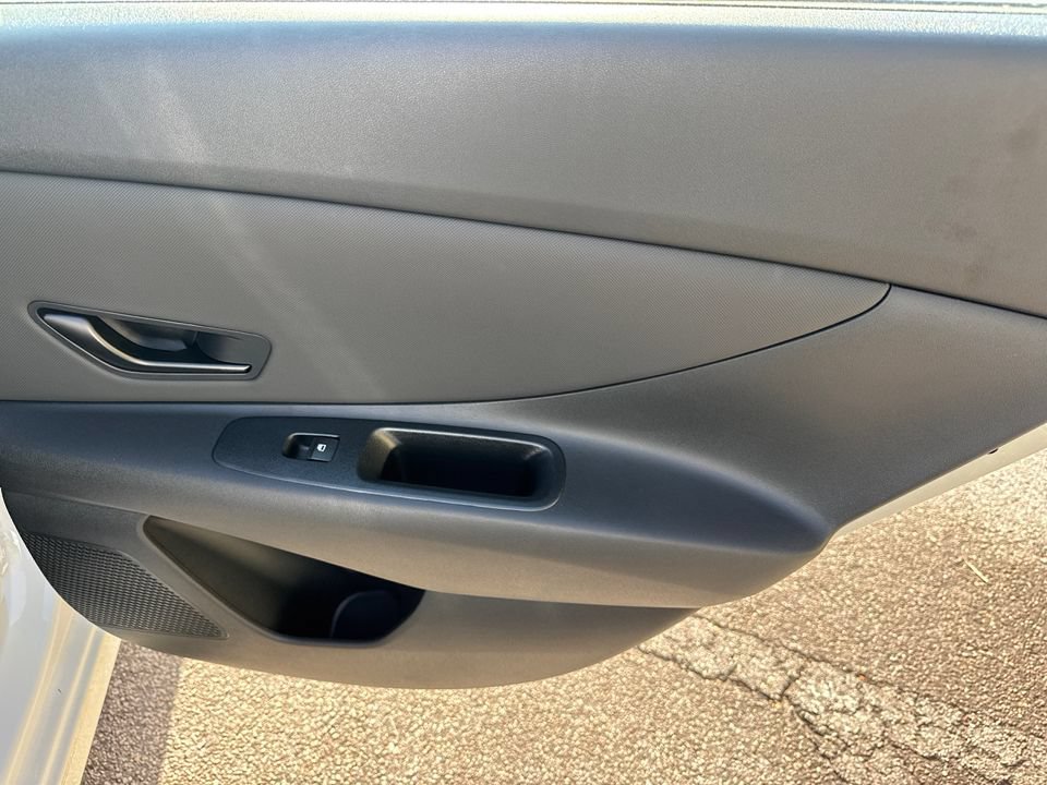 New 2026 Hyundai Elantra SEL Sport FWD image 17