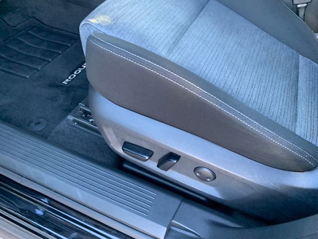 Used 2023 Nissan Rogue SV FWD image 19