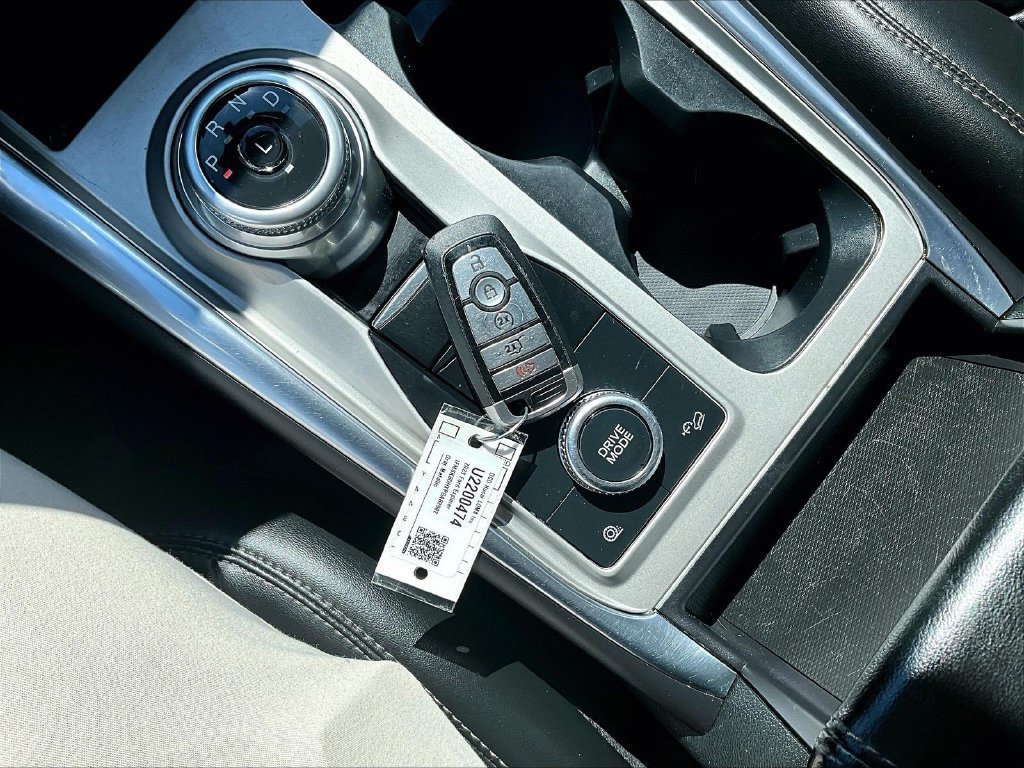 Used 2023 Ford Explorer XLT w/ Equipment Group 202A AWD/4WD image 32