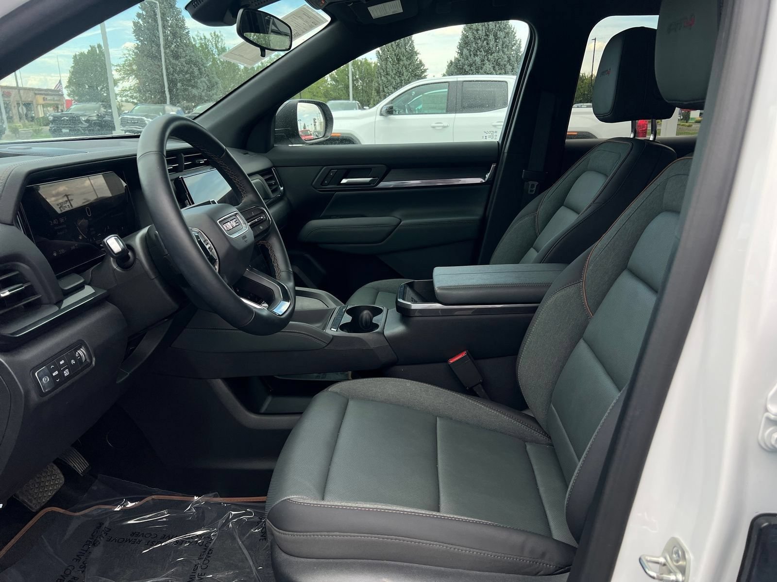 Used 2026 GMC Terrain AT4 w/ Convenience Package III AWD/4WD image 9