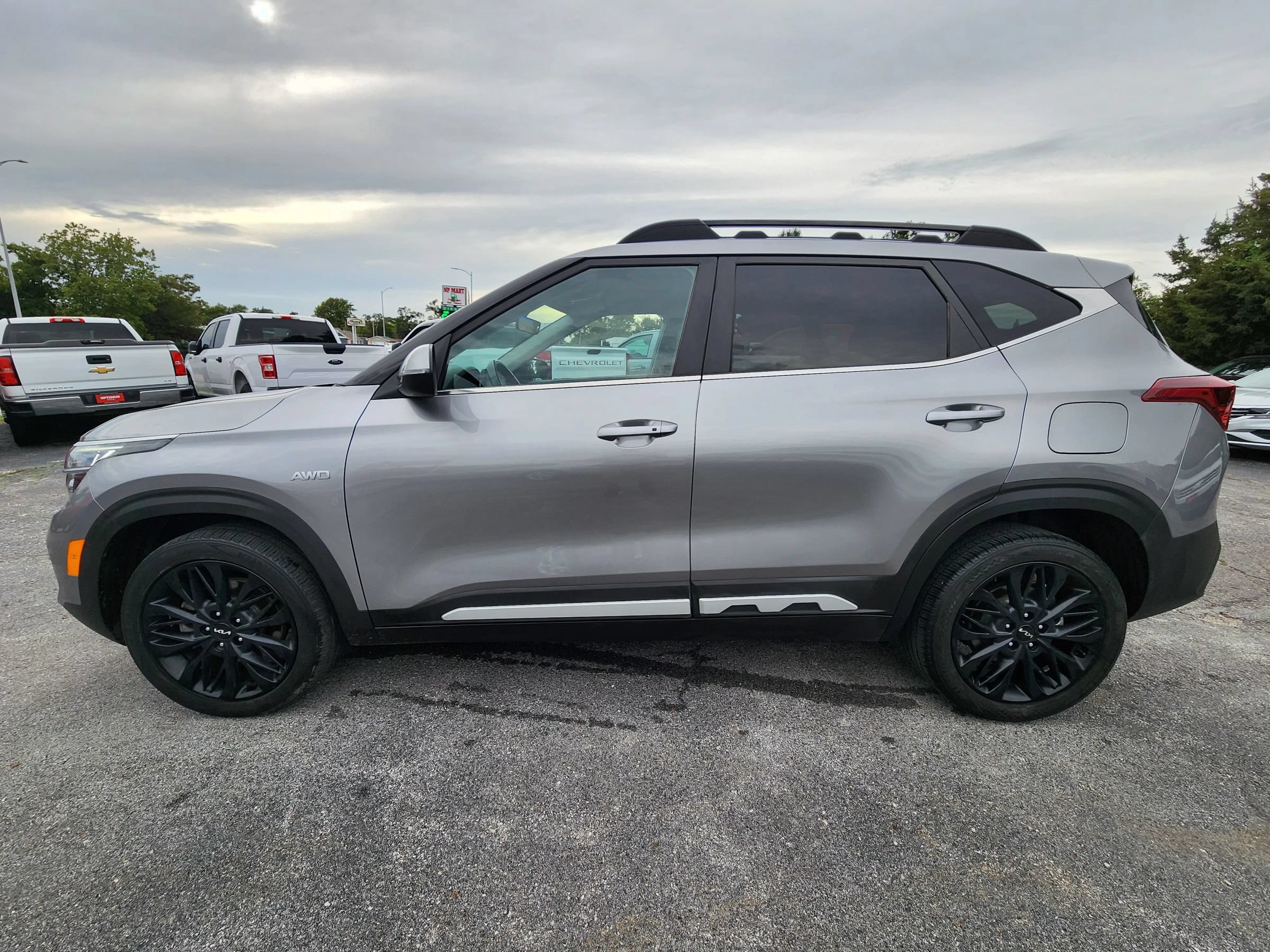 Used 2022 Kia Seltos Nightfall Edition AWD/4WD image 4