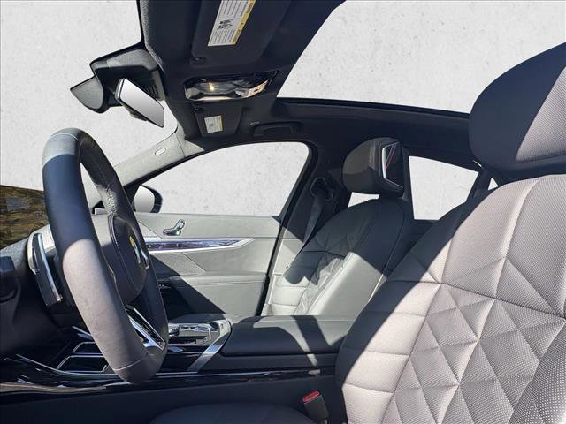 Used 2025 BMW 740i w/ Premium Package RWD image 11