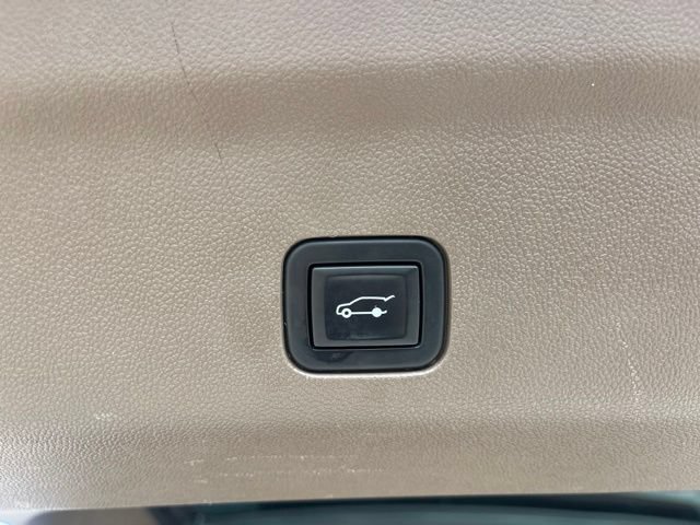 Used 2021 GMC Yukon XL Denali w/ Denali Ultimate Package AWD/4WD image 8