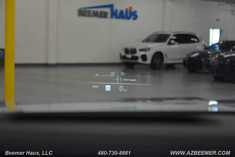 Used 2025 BMW 750e xDrive w/ Premium Package AWD/4WD image 50