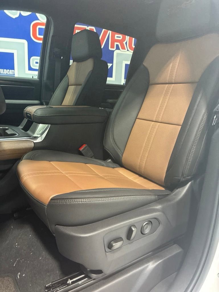 New 2026 Chevrolet Silverado 2500 High Country w/ High Country Premium Package AWD/4WD image 23