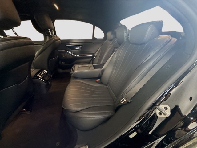 Used 2022 Mercedes-Benz S 500 4MATIC w/ AMG Line Package image 24