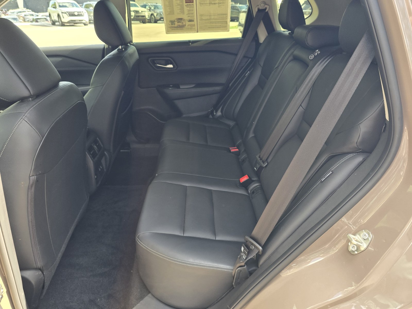 Certified 2025 Nissan Rogue SL w/ Tech Package FWD image 11