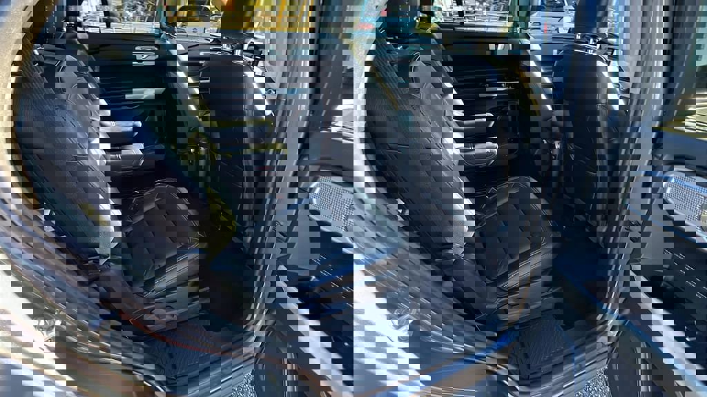 Used 2022 Ford Explorer Limited w/ Equipment Group 301A image 19