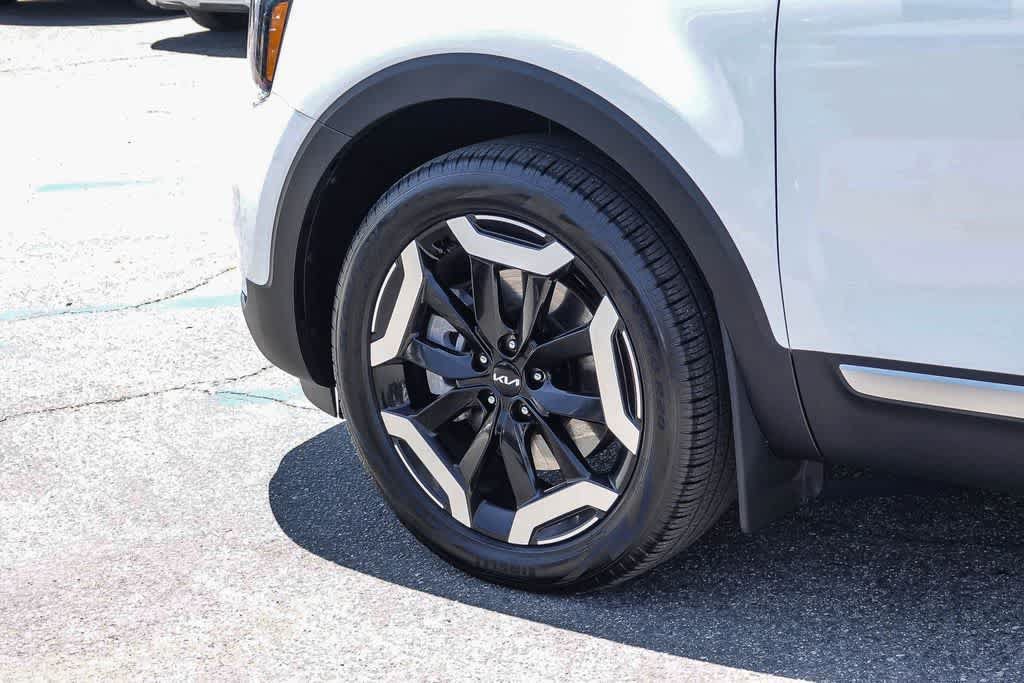 Certified 2024 Kia Telluride EX w/ EX Captain's Chair Package AWD/4WD image 9