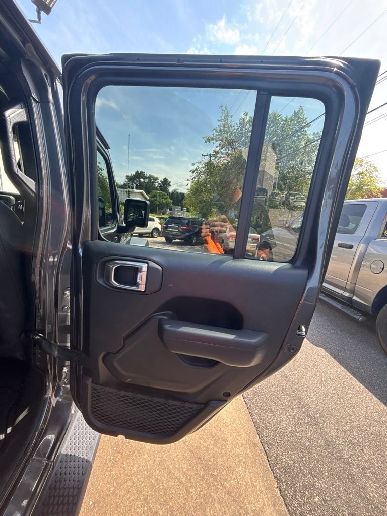 Used 2022 Jeep Wrangler Unlimited Sport AWD/4WD image 23