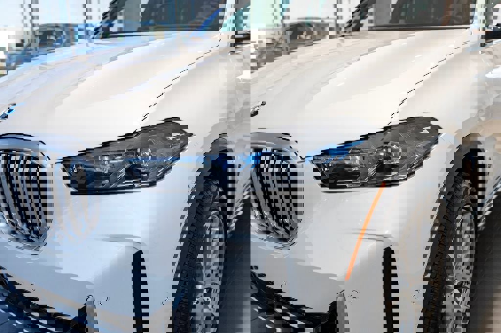 New 2026 BMW X5 xDrive40i w/ Premium Package image 8
