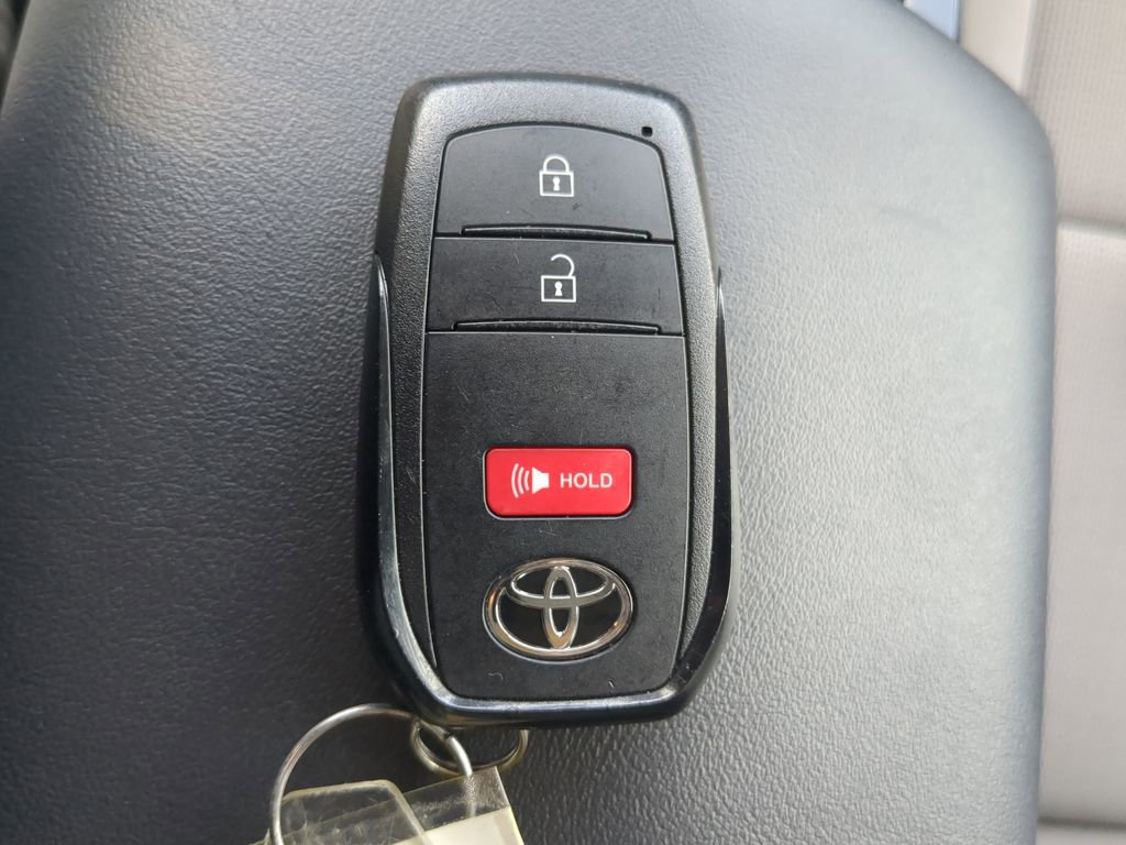 Used 2025 Toyota Prius LE FWD image 26