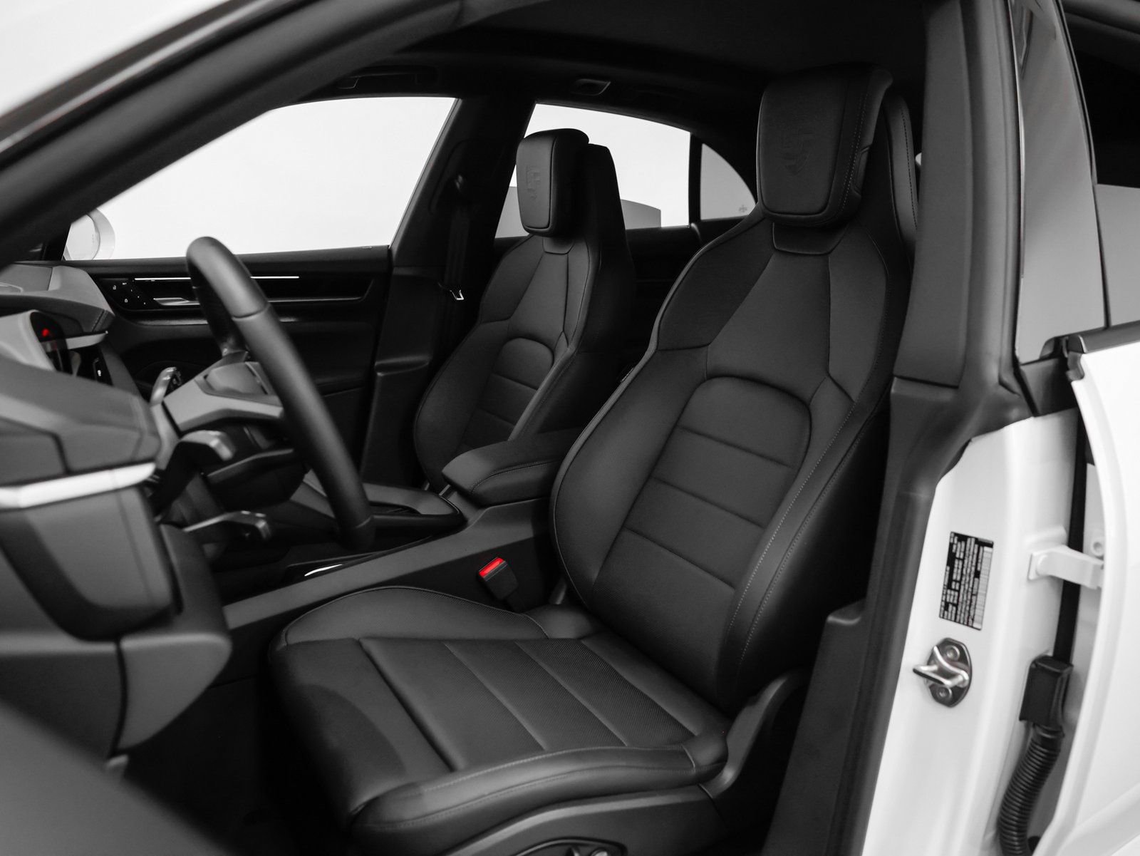 Certified 2025 Porsche Macan 4S Electric image 5