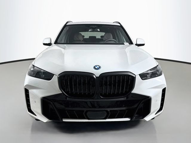 Used 2026 BMW X5 xDrive50e w/ M Sport Package AWD/4WD image 2