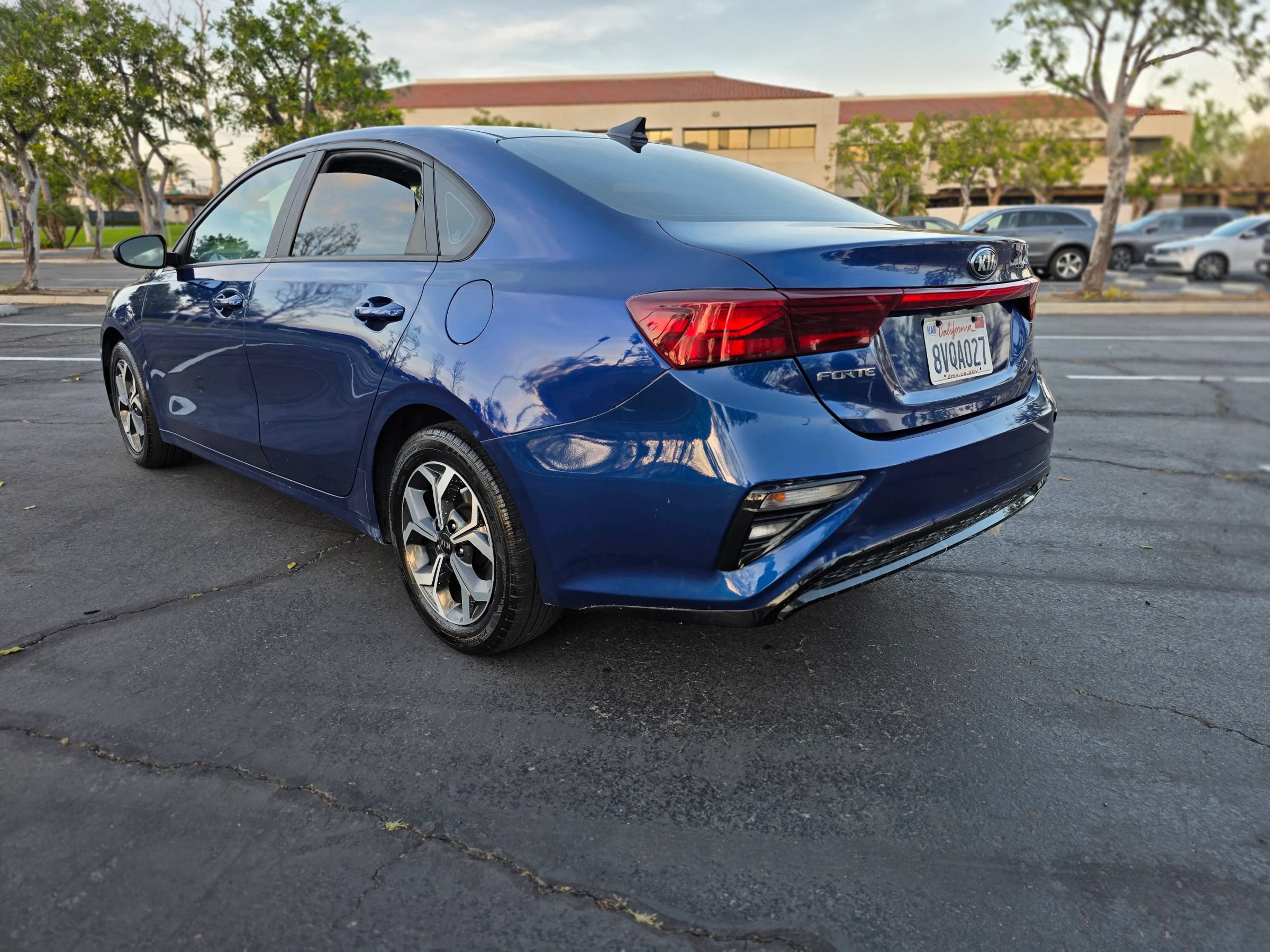 Used 2021 Kia Forte LXS FWD image 12