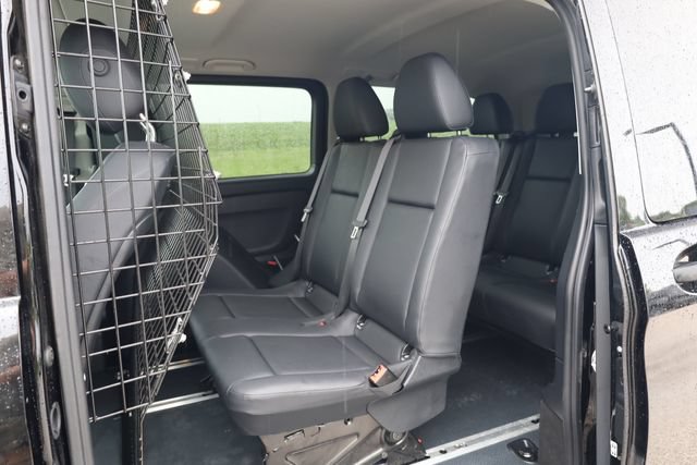 Used 2023 Mercedes-Benz Metris Passenger image 20