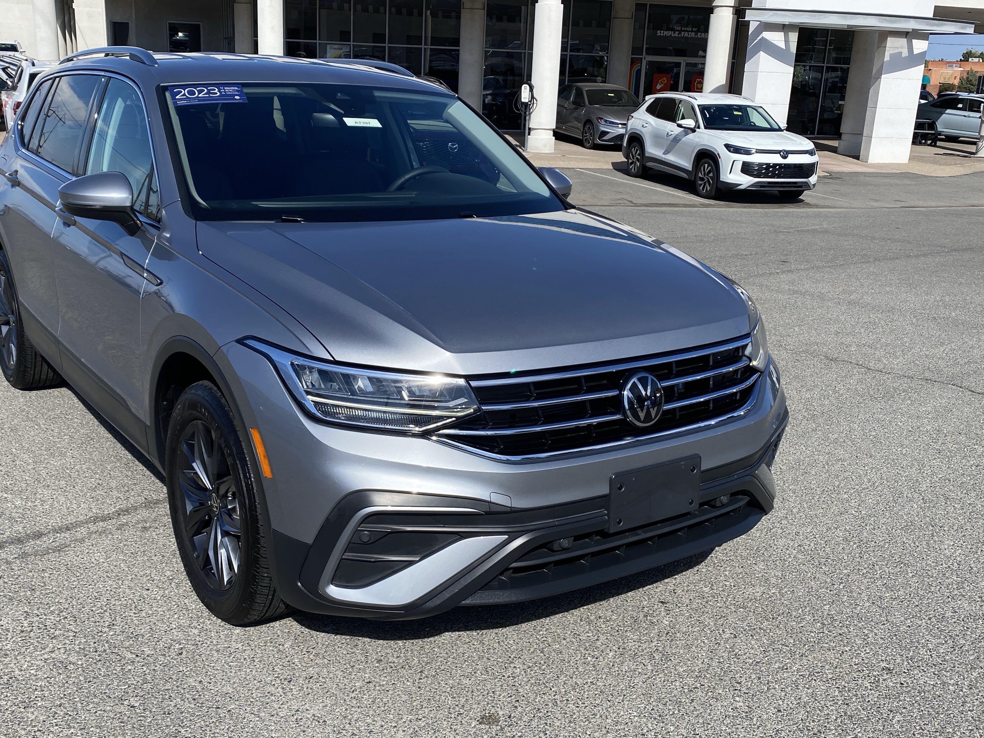Certified 2023 Volkswagen Tiguan SE FWD image 55
