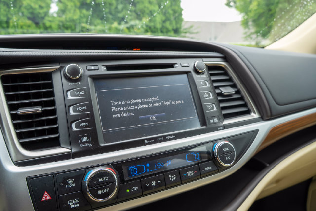 Used 2019 Toyota Highlander Limited FWD image 22