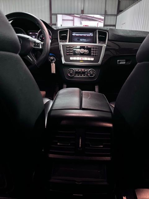 Used 2014 Mercedes-Benz GL 450 4MATIC image 30