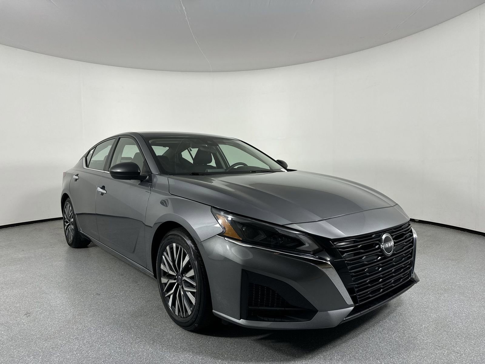 Certified 2024 Nissan Altima 2.5 SV image 3