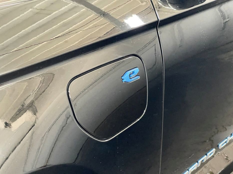 New 2024 Jeep Grand Cherokee Limited 4xe w/ Luxury Tech Group II image 19