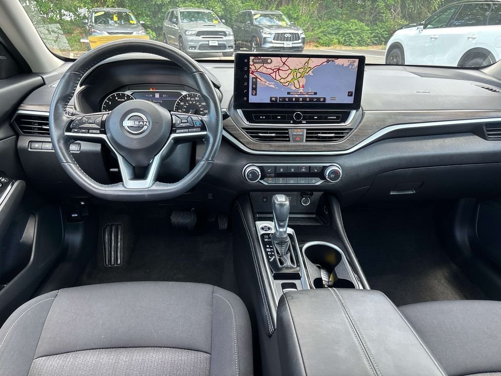 Used 2023 Nissan Altima 2.5 SV w/ SV Premium Package AWD/4WD image 11
