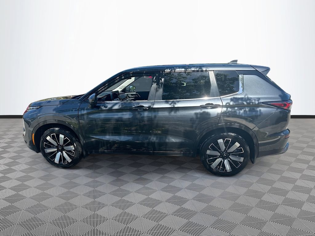 Used 2025 Mitsubishi Outlander SE FWD image 9