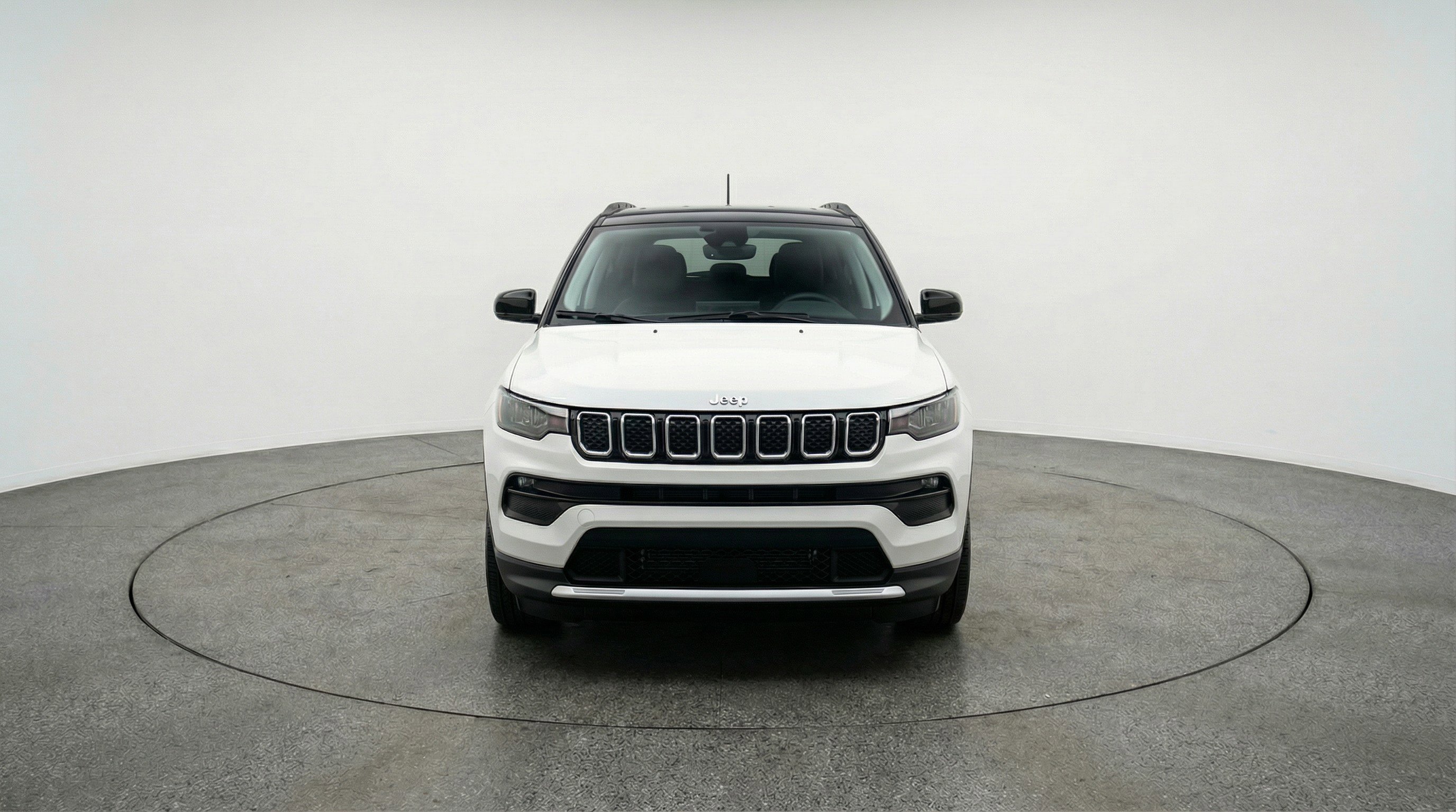 Used 2025 Jeep Compass Limited AWD/4WD image 2