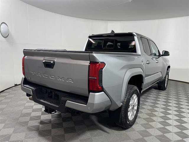 Certified 2024 Toyota Tacoma SR5 AWD/4WD image 7
