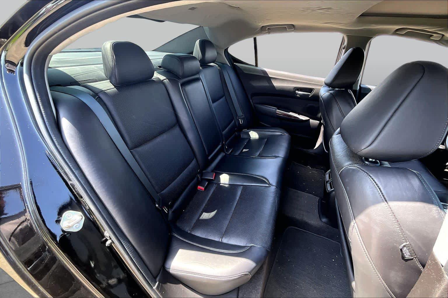Used 2015 Acura TLX w/ Technology Package FWD image 17
