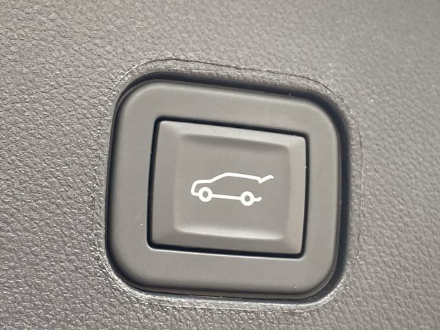 Certified 2026 Cadillac Lyriq Signature Luxury w/ Nappa Leather Package AWD/4WD image 6