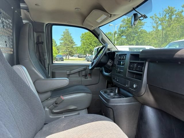 Used 2025 GMC Savana 2500 w/ Driver Convenience Package RWD image 20