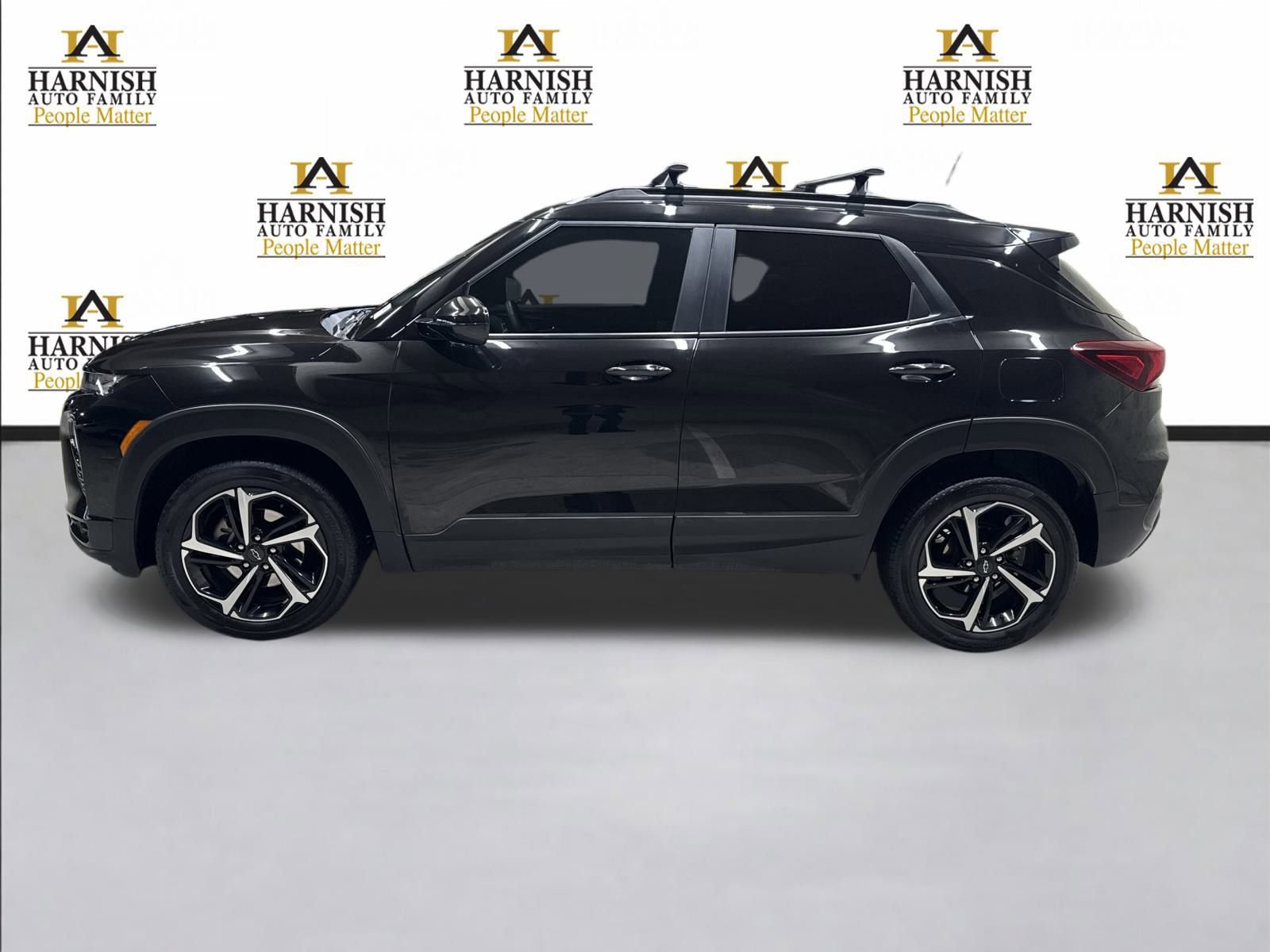 Used 2022 Chevrolet TrailBlazer RS w/ Sun and Liftgate Package image 2