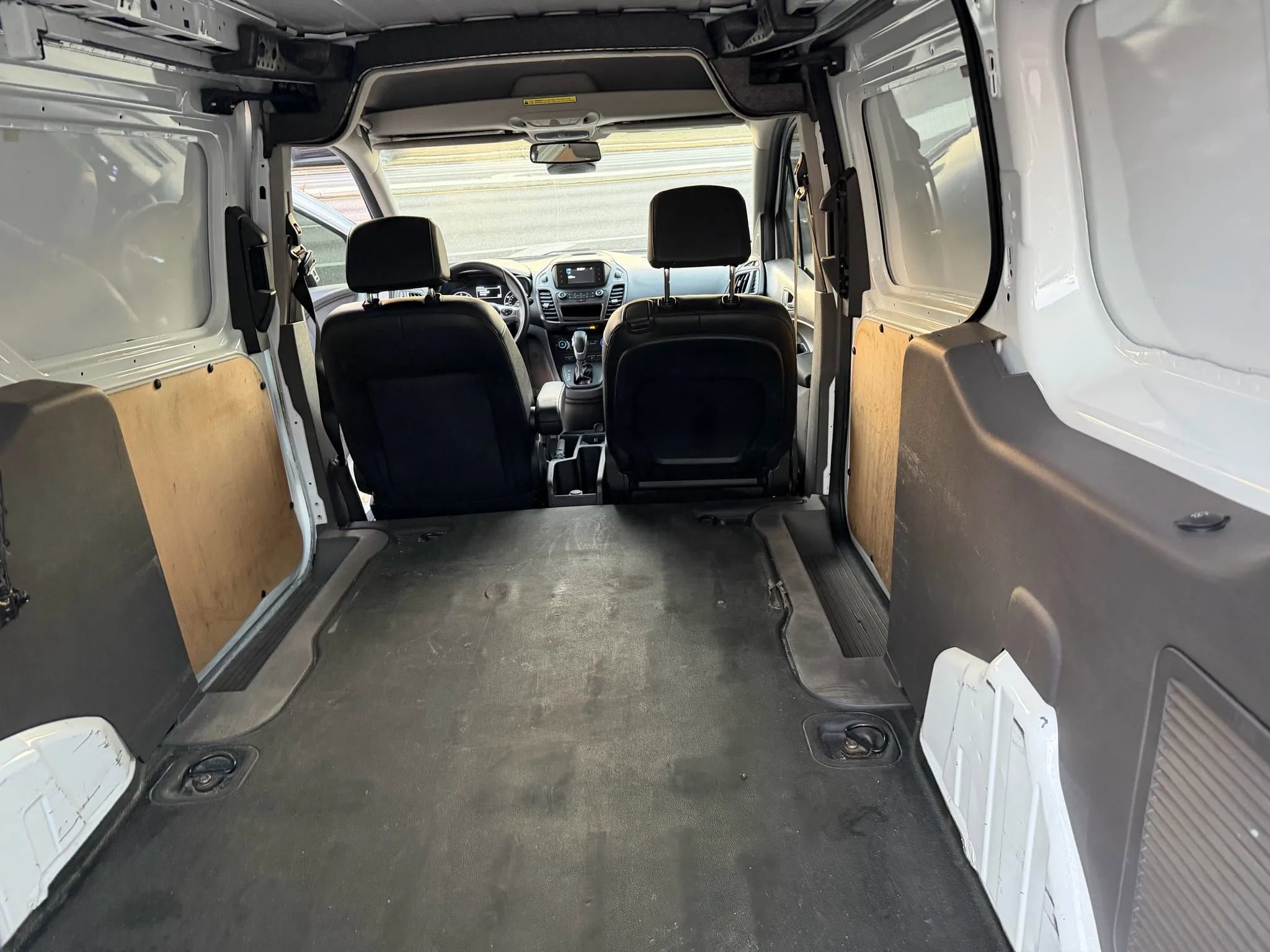 Used 2020 Ford Transit Connect XL image 7