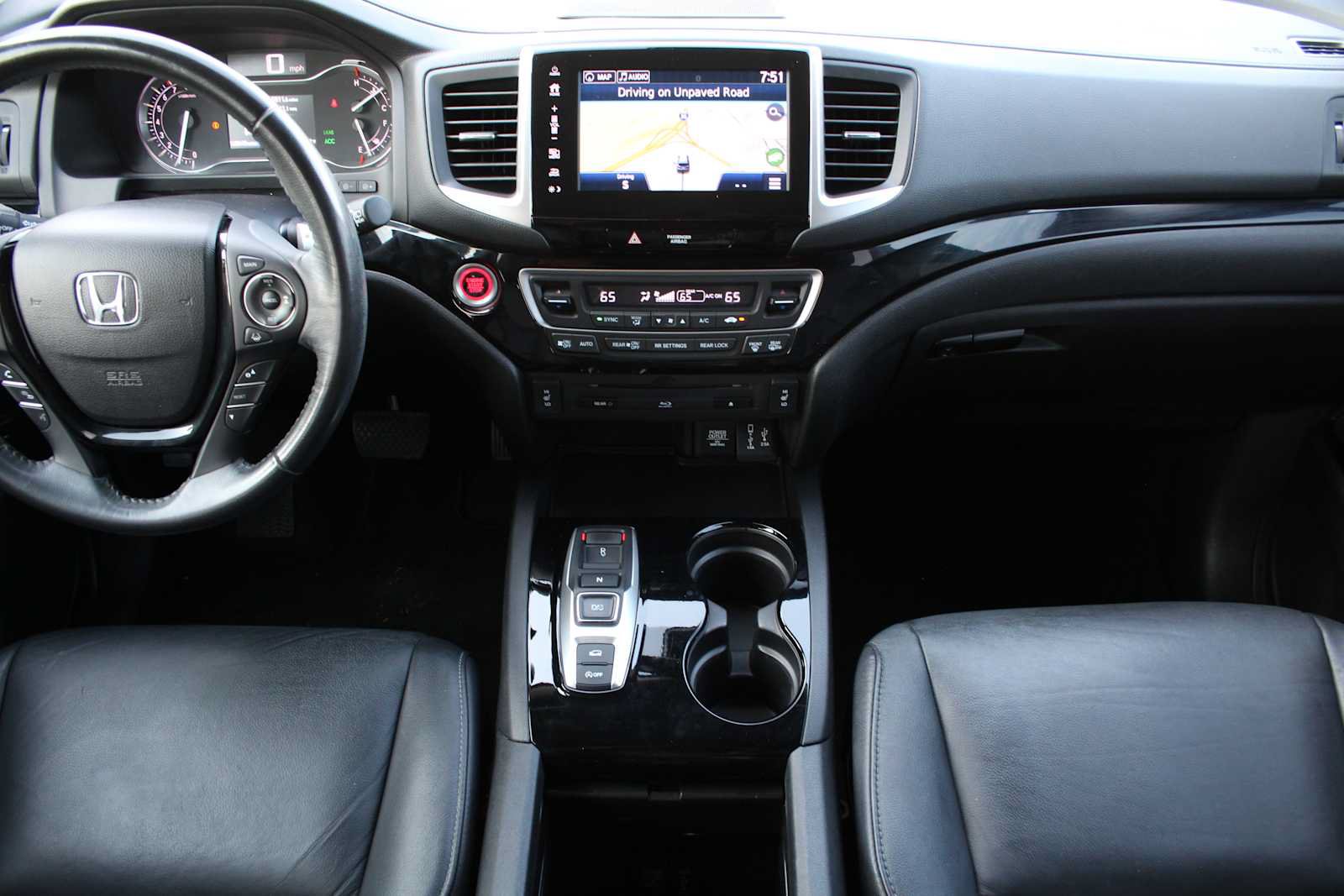Used 2017 Honda Pilot Touring image 32