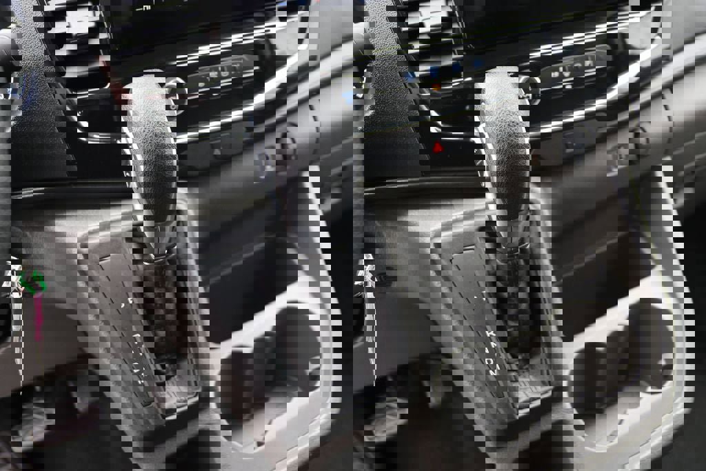 Used 2023 Ford Transit 350 XLT image 24