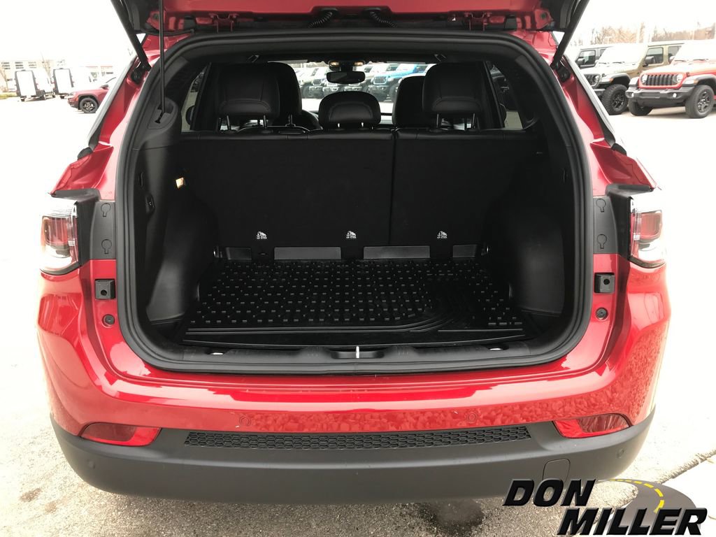 New 2026 Jeep Compass Limited image 30