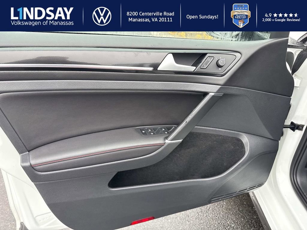 Used 2017 Volkswagen GTI SE image 8