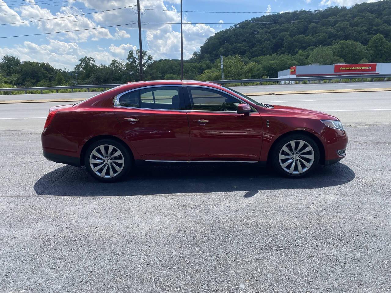 Used 2013 Lincoln MKS FWD image 5