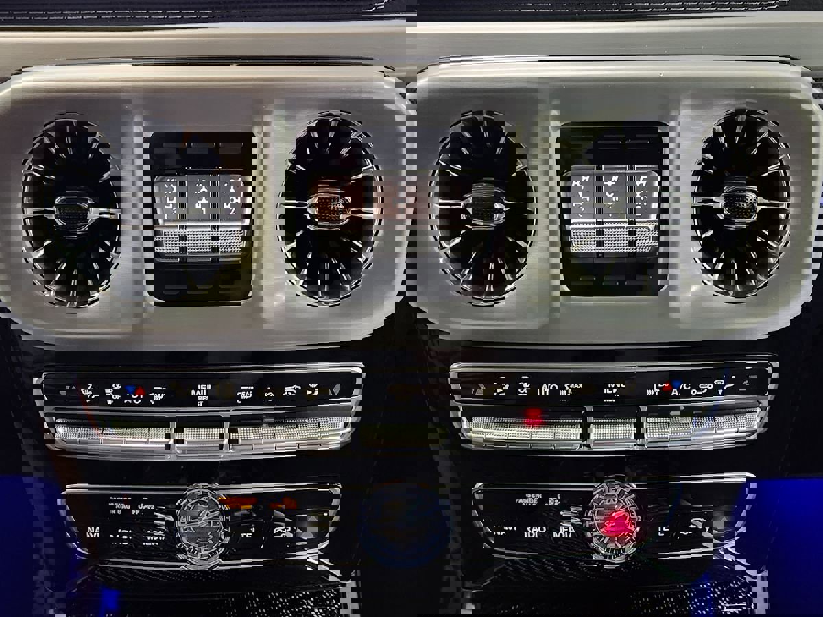 Used 2023 Mercedes-Benz G 550 image 34