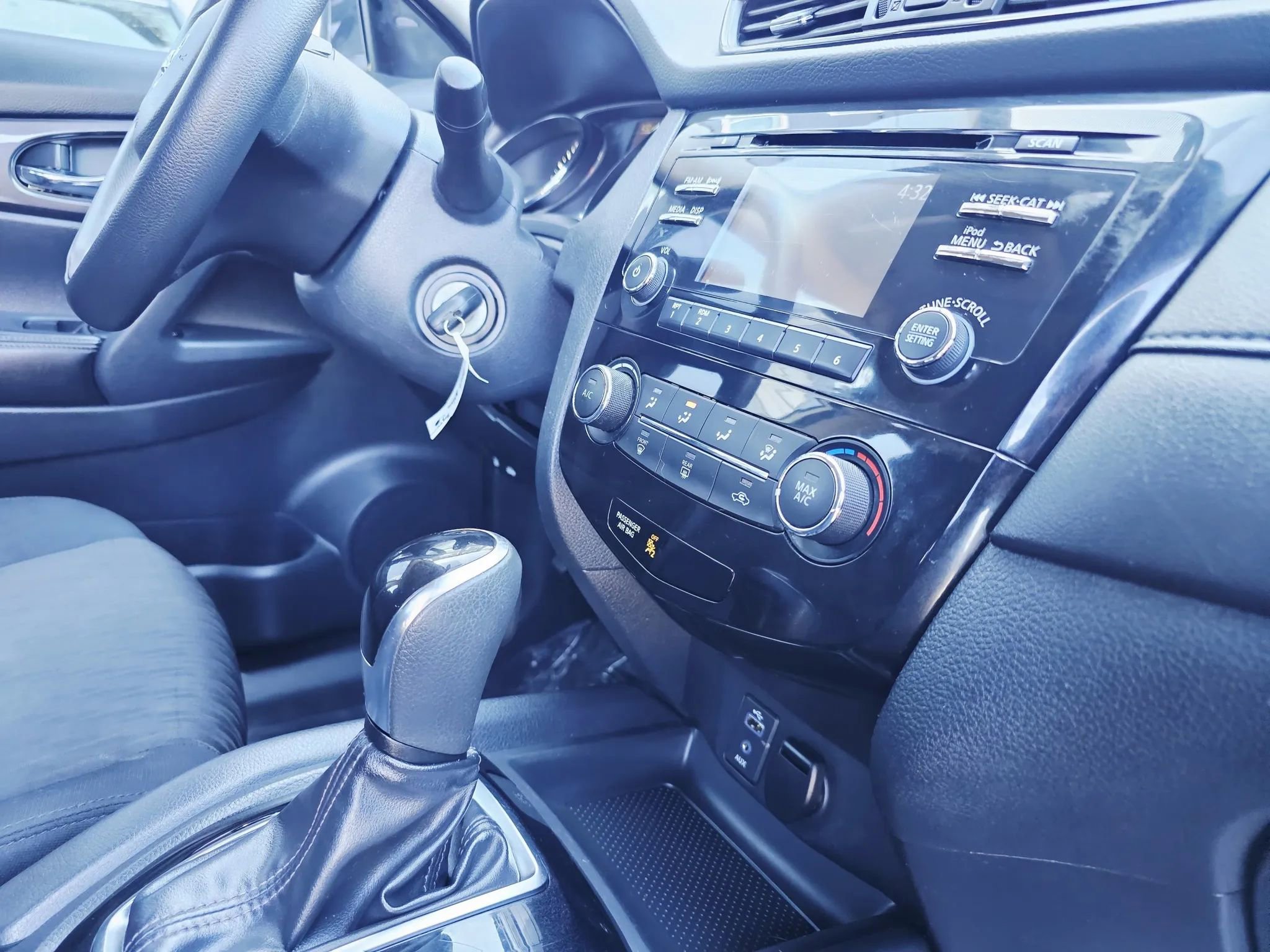 Used 2017 Nissan Rogue S image 14