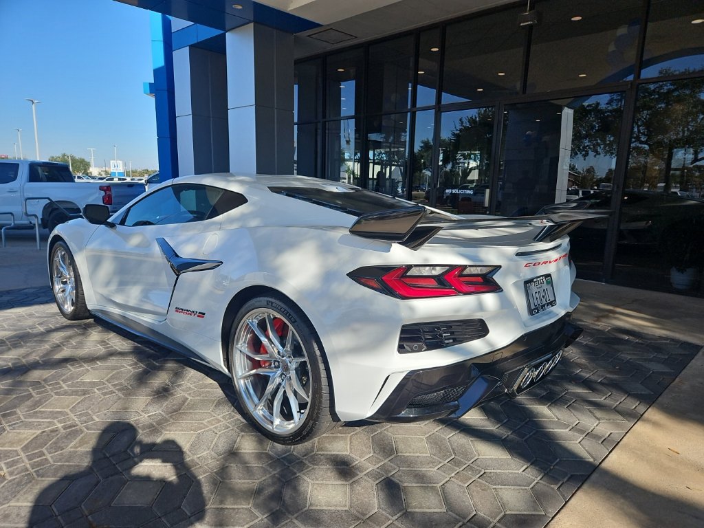 New 2027 Chevrolet Corvette Grand Sport w/ Z52 Sport Performance Package RWD image 10