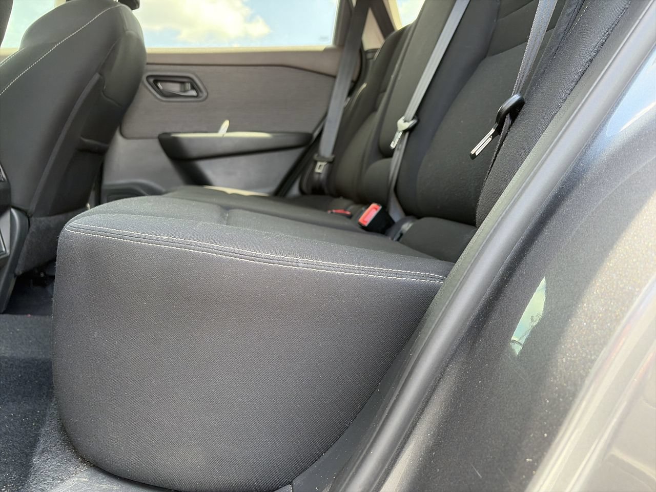 Used 2023 Nissan Rogue S AWD/4WD image 24