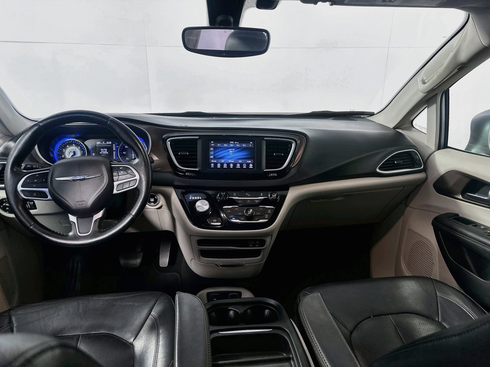 Used 2019 Chrysler Pacifica Touring-L FWD image 20