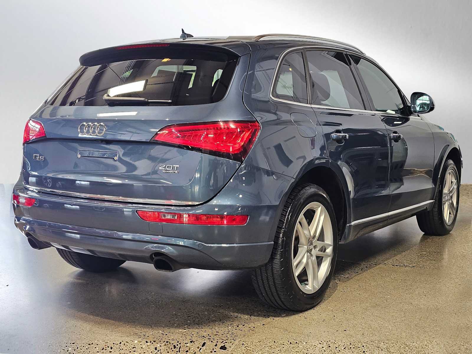 Used 2016 Audi Q5 2.0T Premium Plus w/ Technology Package AWD/4WD image 3