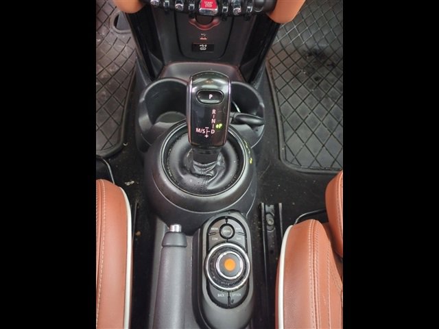 Used 2021 MINI Cooper 2-Door Hardtop w/ Driver Assistance Package image 15