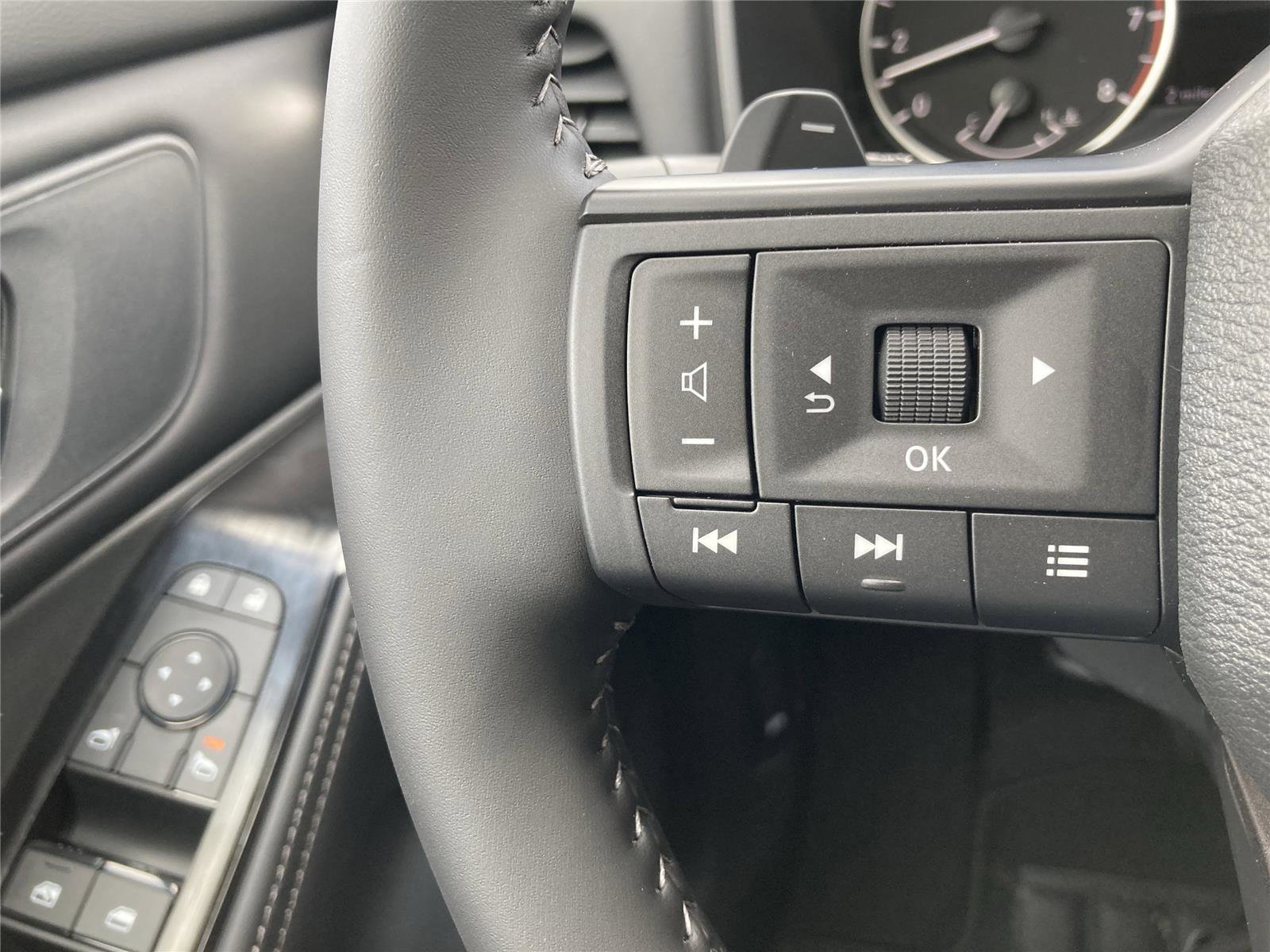 New 2026 Nissan Rogue SV image 18