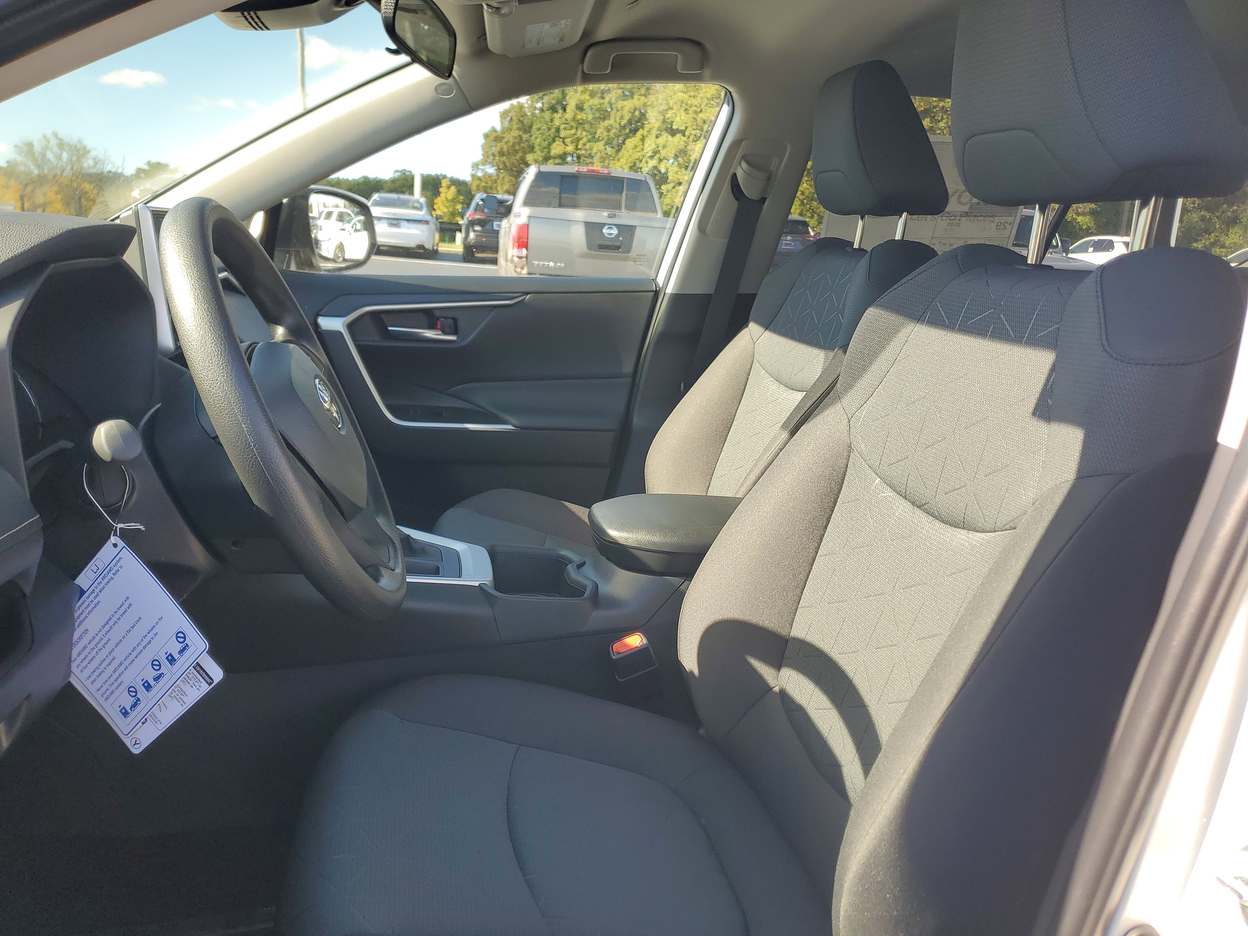 Used 2025 Toyota RAV4 XLE image 16