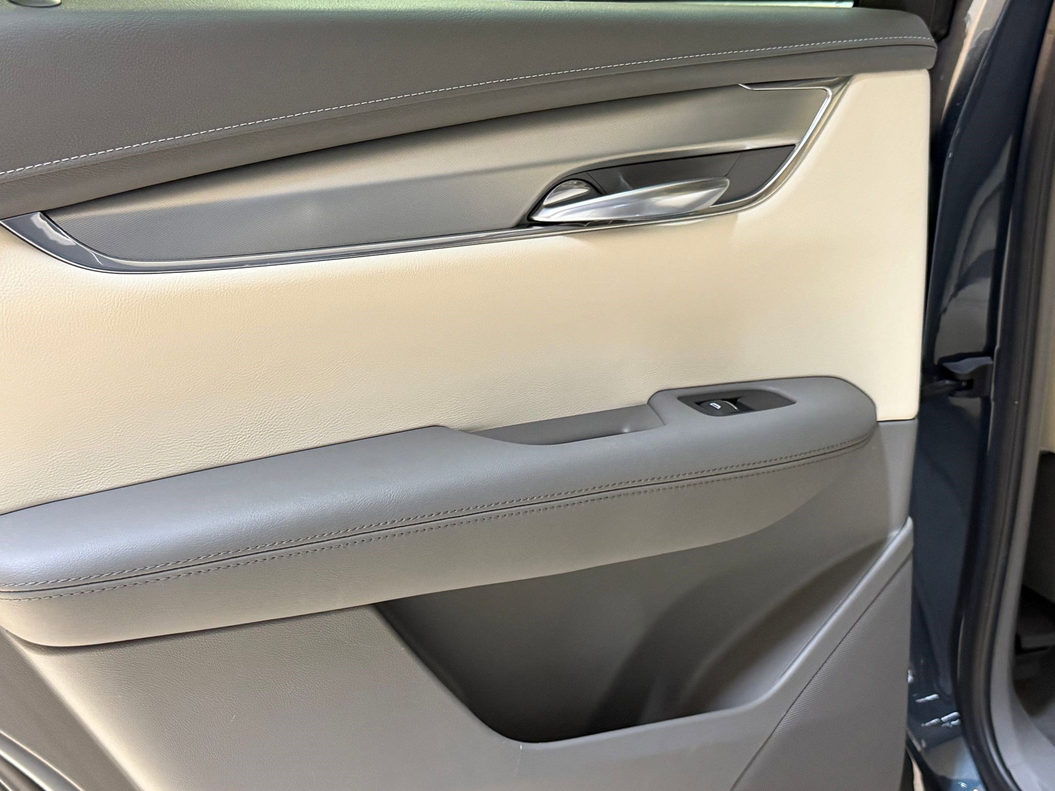 Used 2020 Cadillac XT5 Premium Luxury FWD image 40