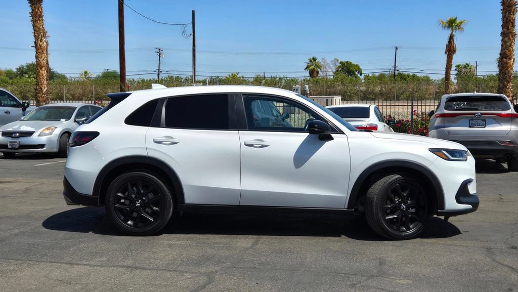 Used 2024 Honda HR-V Sport image 3